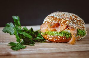 あんぱんまんの年齢は何歳ですか？