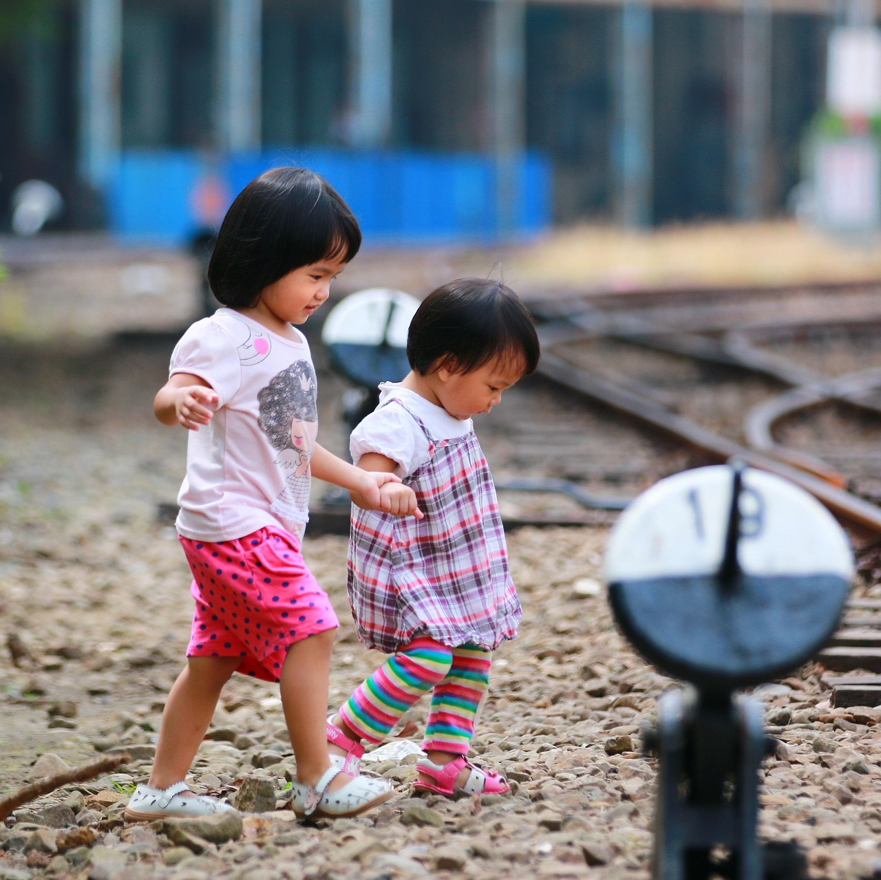 小学生に人気の流行りアニメは何ですか？