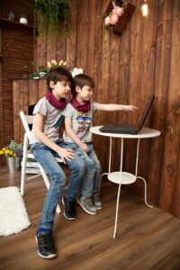 YouTubeの子供向けアニメチャンネルで人気の作品は？